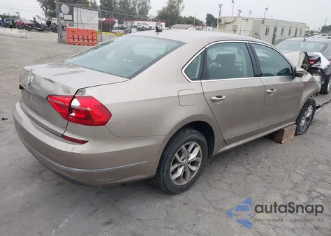 2016 Volkswagen Passat 1.8T S z USA, uszkodzony, nr VIN 1VWAT7A35GC039315